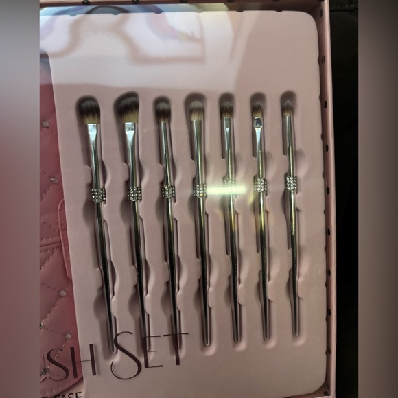 ONLY 1 GLITZ & GLAM set “GLAM LUXE” 12 Make Up Brush Essential Collection - Picture 4 of 5